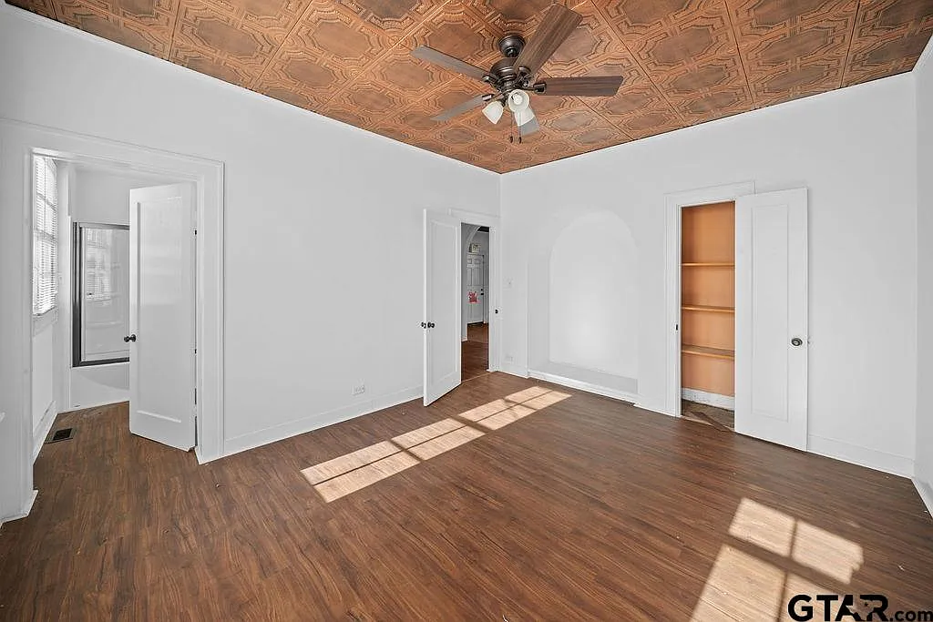 602 S. Broadway