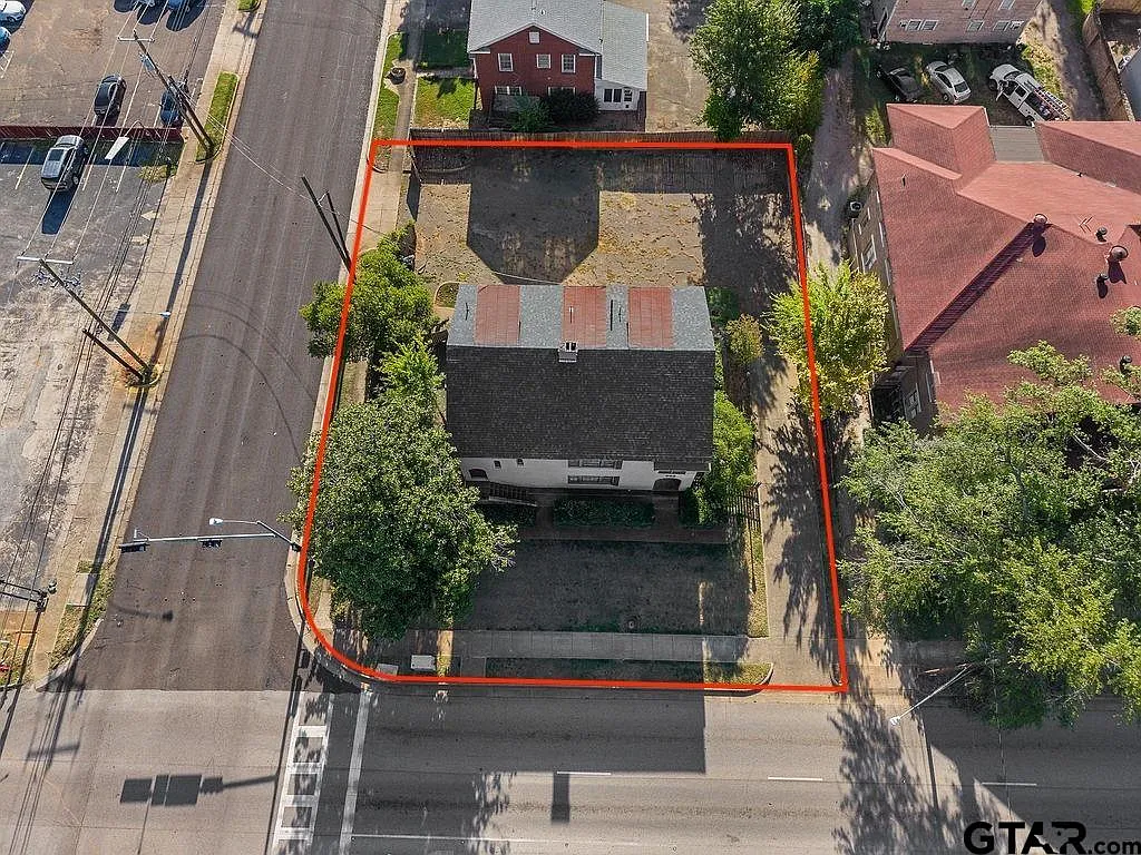 602 S. Broadway