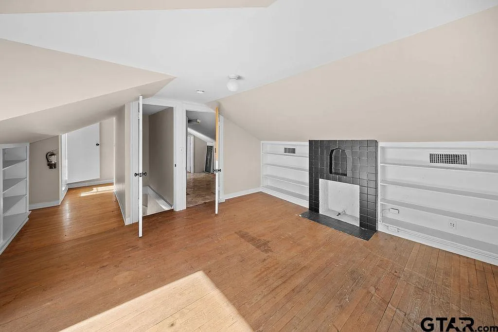 602 S. Broadway